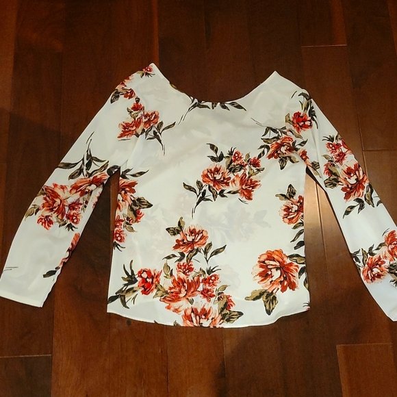 White and Pink large Floral print - Picture 1 of 2